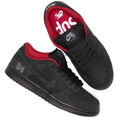 Nike SB Dunk Low Supreme 94 Black 3.jpg