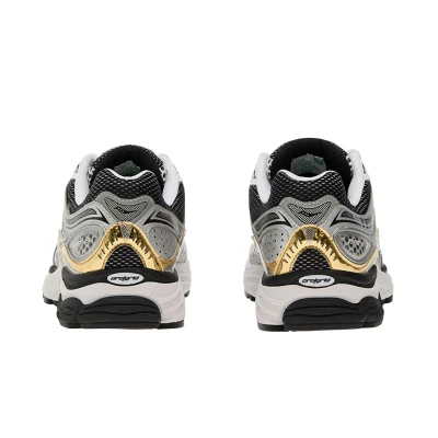 Saucony ProGrid Omni 9 Silver Gold3.jpg