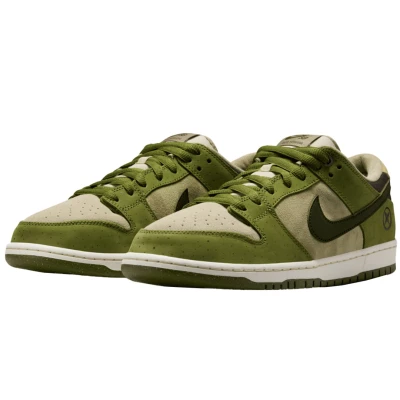 Nike SB Dunk Low Yuto Horigome Matcha.jpg