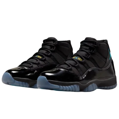 Jordan 11 Retro Gamma Blue (2025)2.jpg