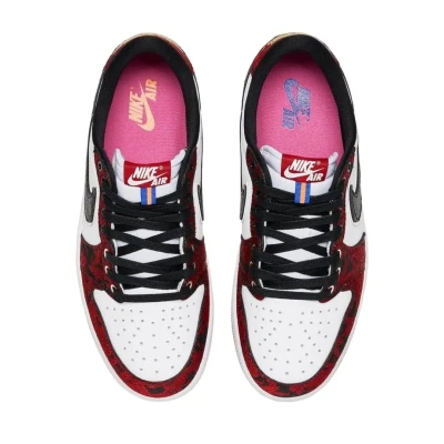Jordan 1 Retro Low OG Last Dance At The Garden3.jpg
