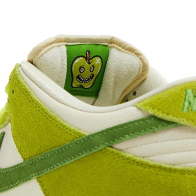 Nike SB Dunk Low Green Apple 3.jpg