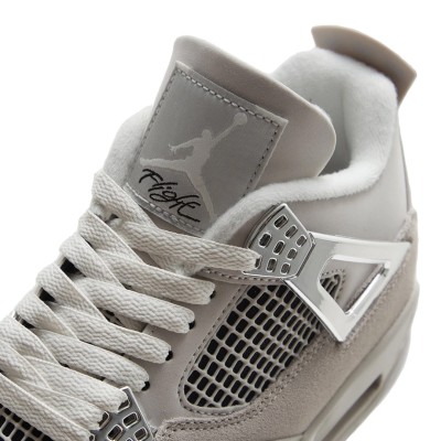 Jordan 4 Frozen Moments 1.jpg