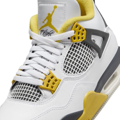 Jordan 4 Vivid Sulfur 6.jpg