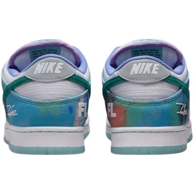 Nike SB Dunk Low x Futura Laboratories 9.jpg