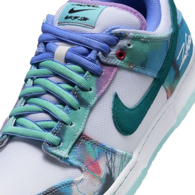 Nike SB Dunk Low x Futura Laboratories.jpg